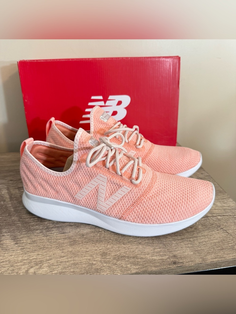 New Balance Running Sneakers FuelCore Coast V4 Women’s Size 10 Lightweight Mesh